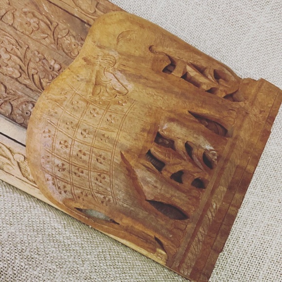 Vintage wood carved elephant expandable book rack. - Picture 4 of 5